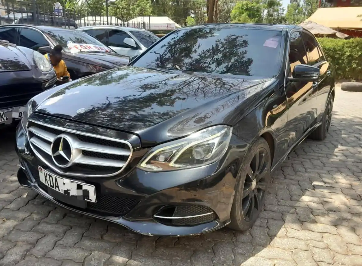 Mercedes_Benz-E250-