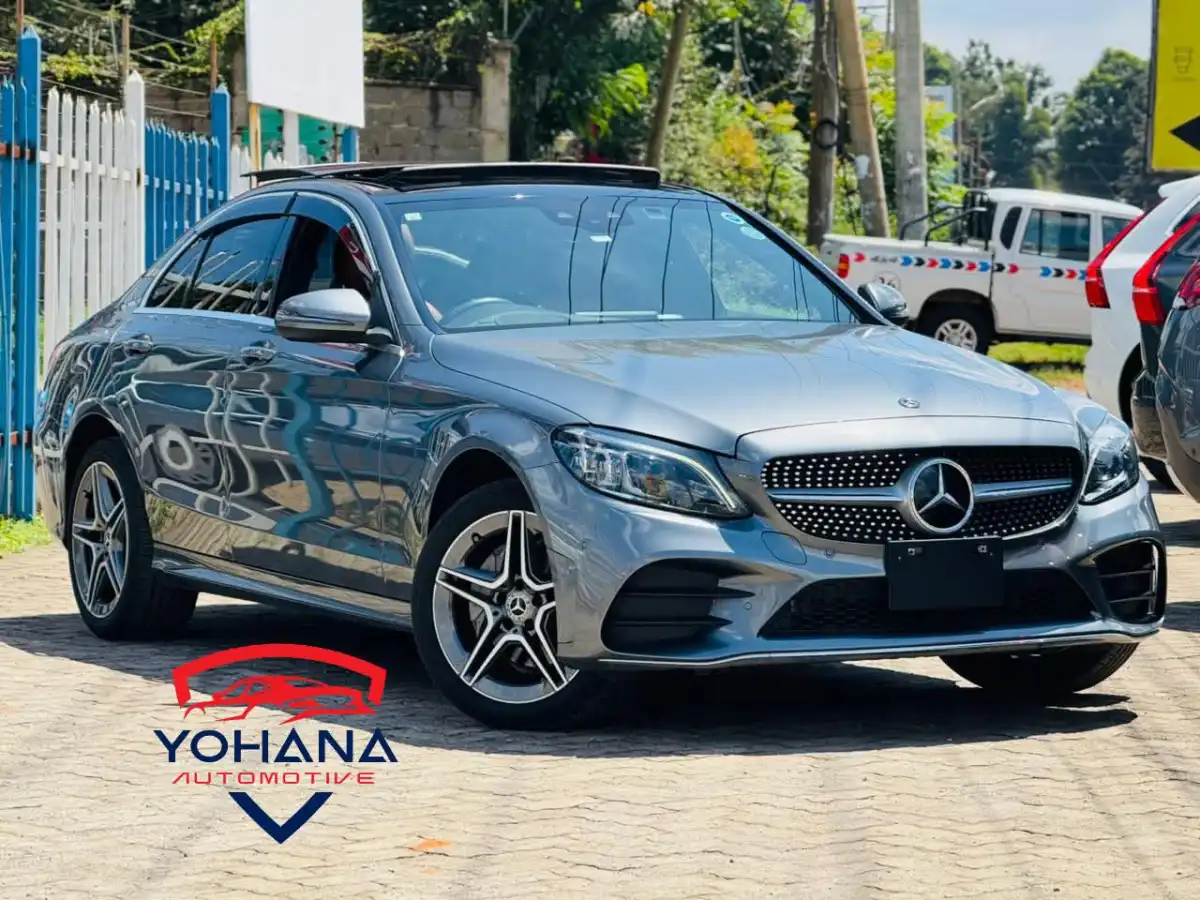 Mercedes_Benz-C200-