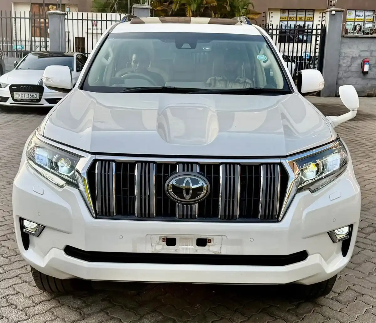 Toyota-Land_cruiser_Prado_TX-