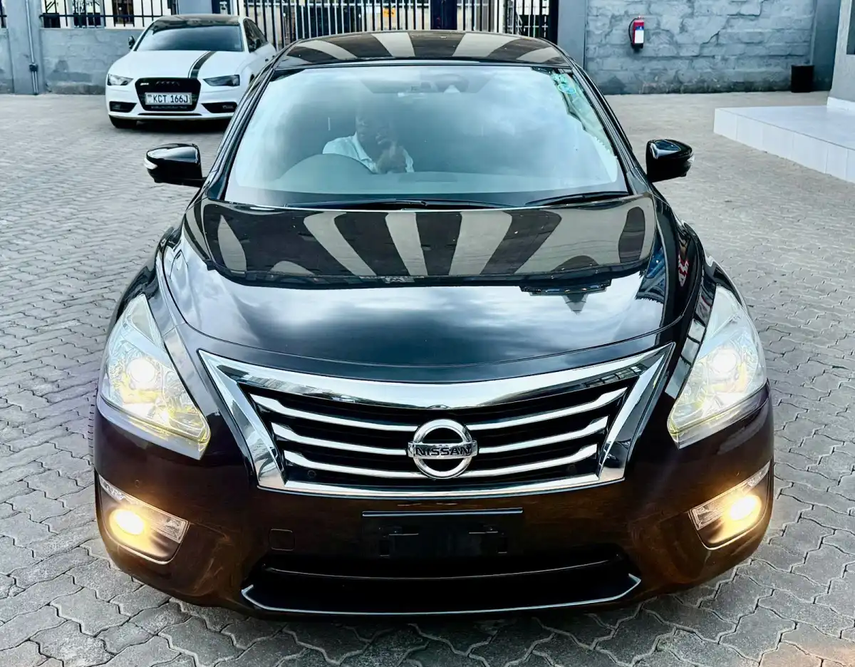 Nissan-Teana-