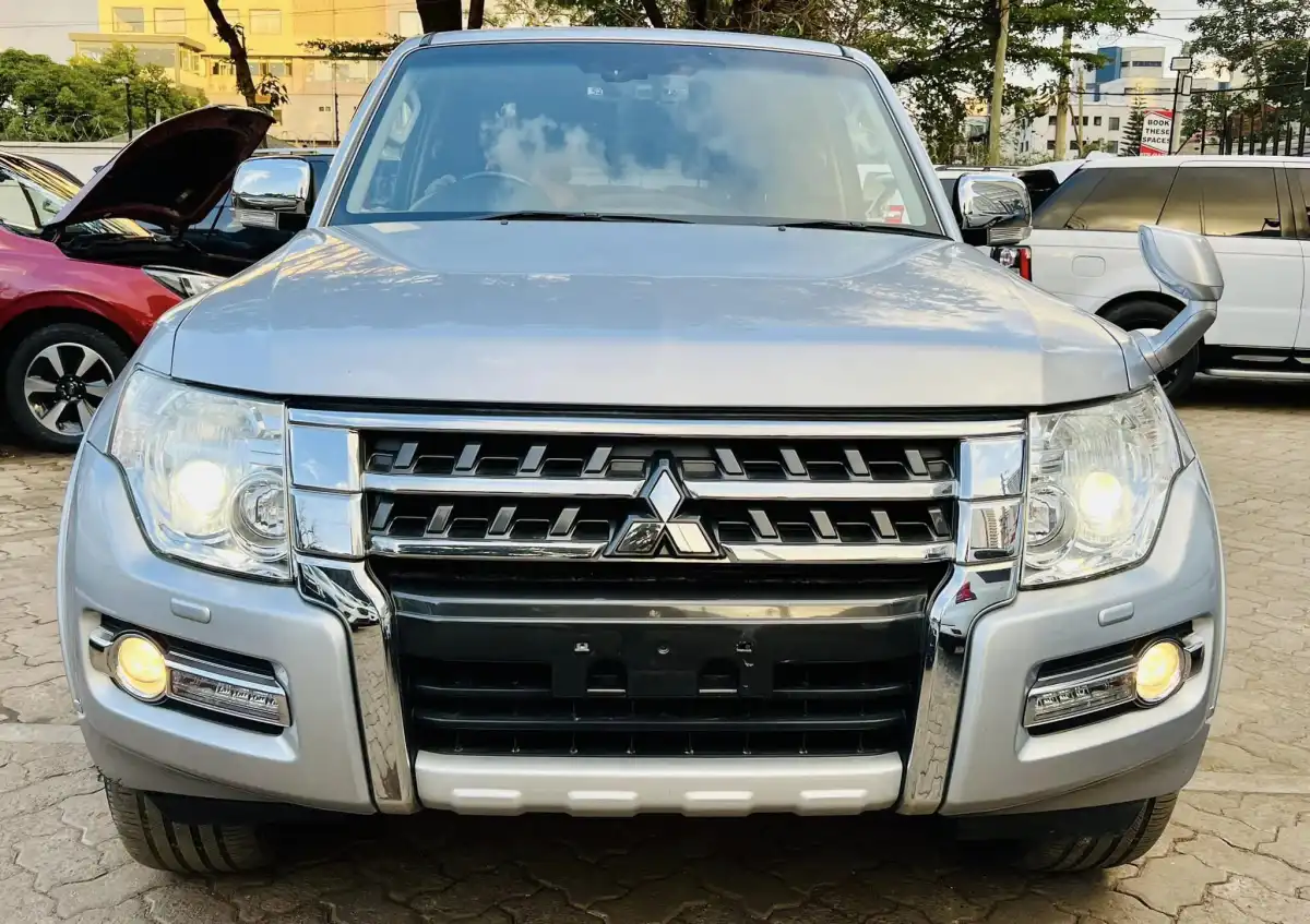 Mitsubishi-Pajero-