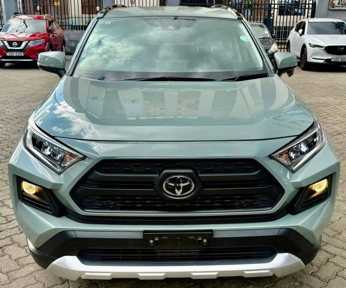 Toyota-RAV4-