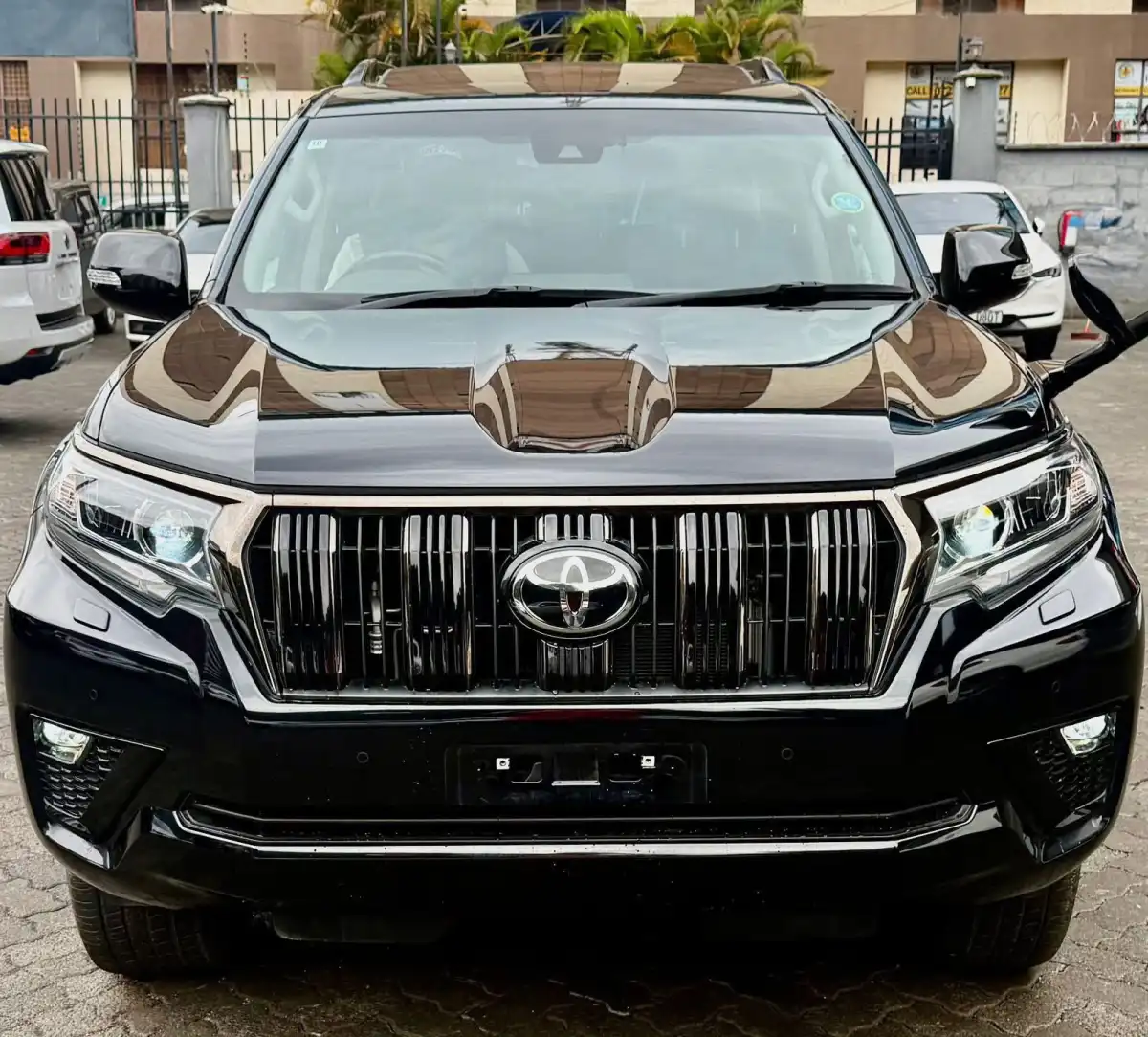 Toyota-Land_cruiser_Prado_TX-