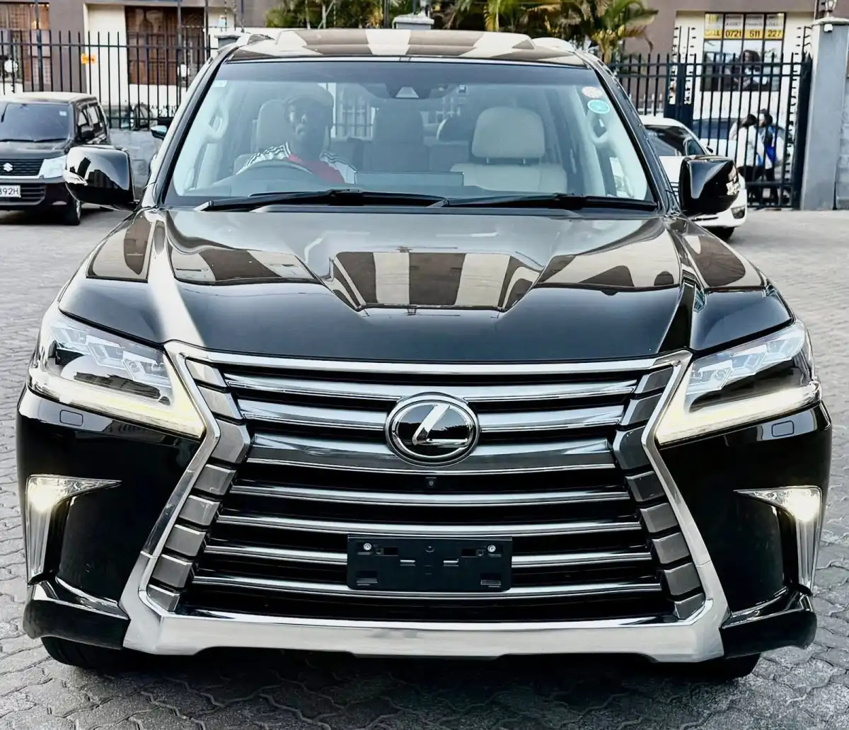 LEXUS-LX_570-