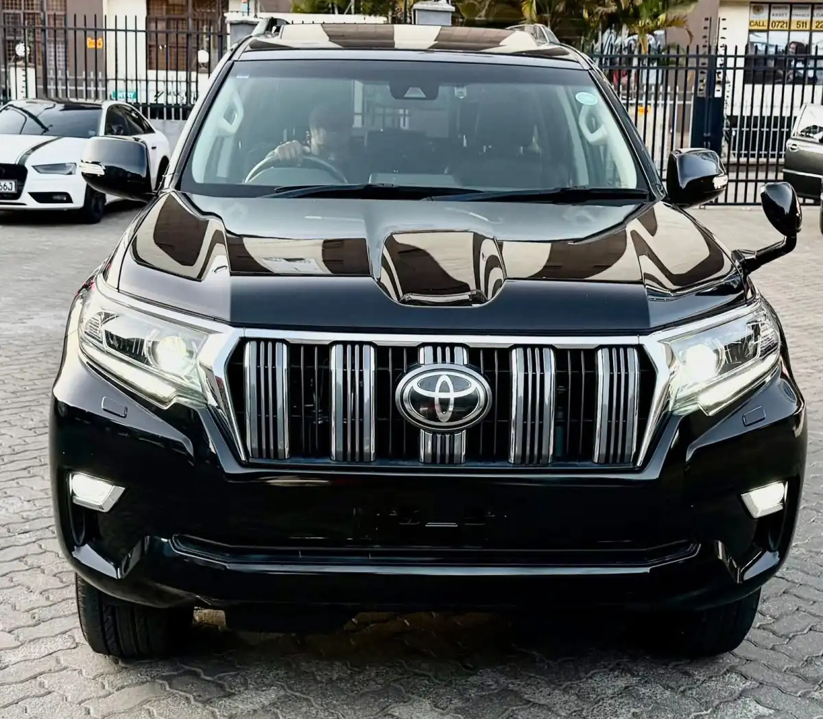 Toyota-LAND_CRUISER_PRADO-