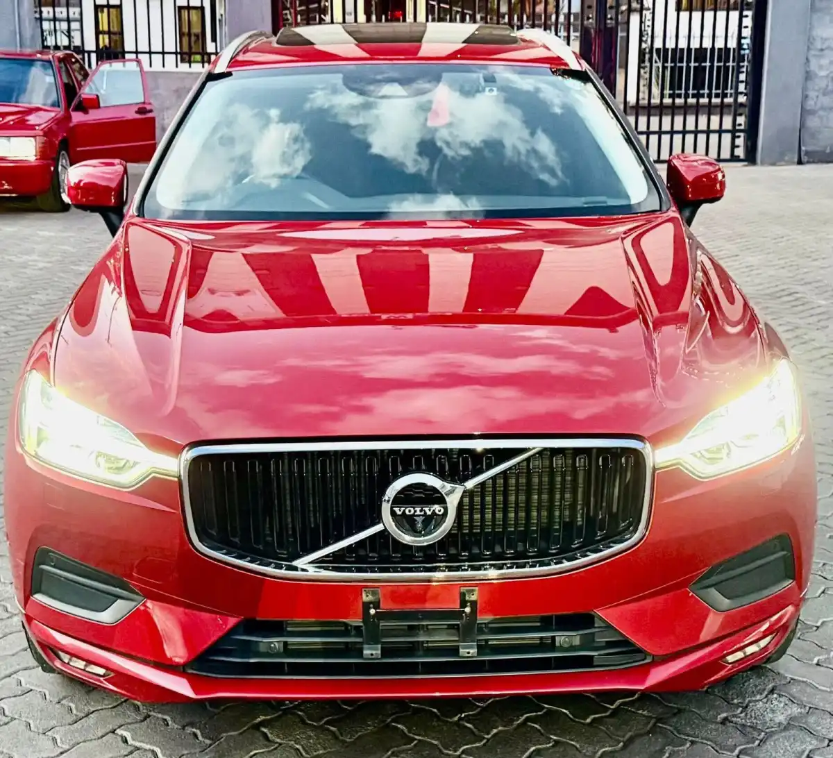 VOLVO-XC60-