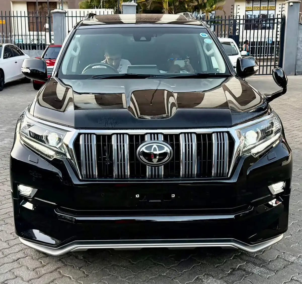 Toyota-Land_cruiser_Prado_TX-