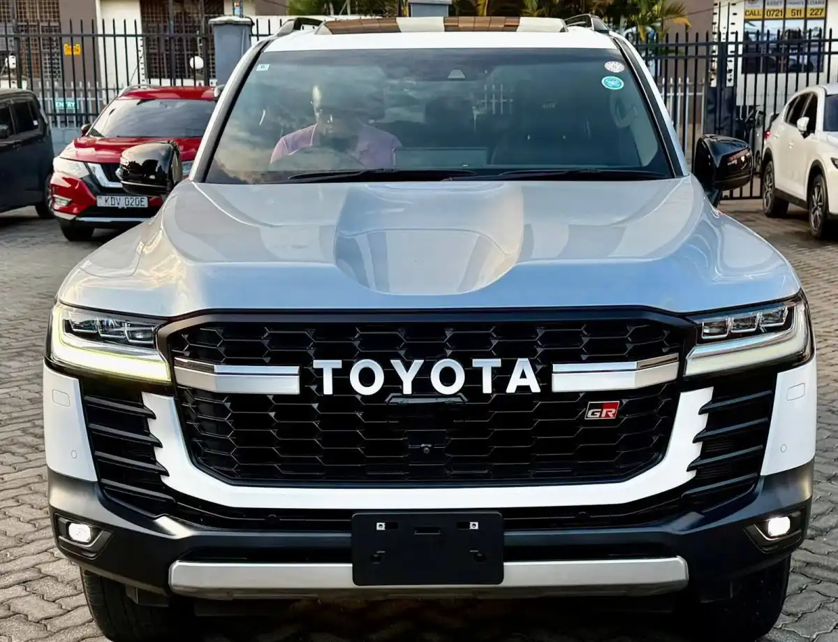 Toyota-Land_Cruiser_GR-