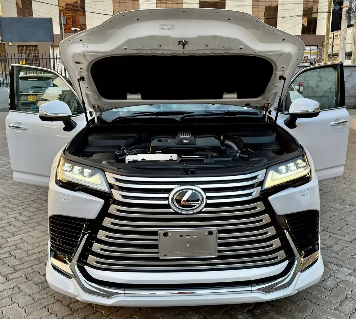 LEXUS-LX_600-
