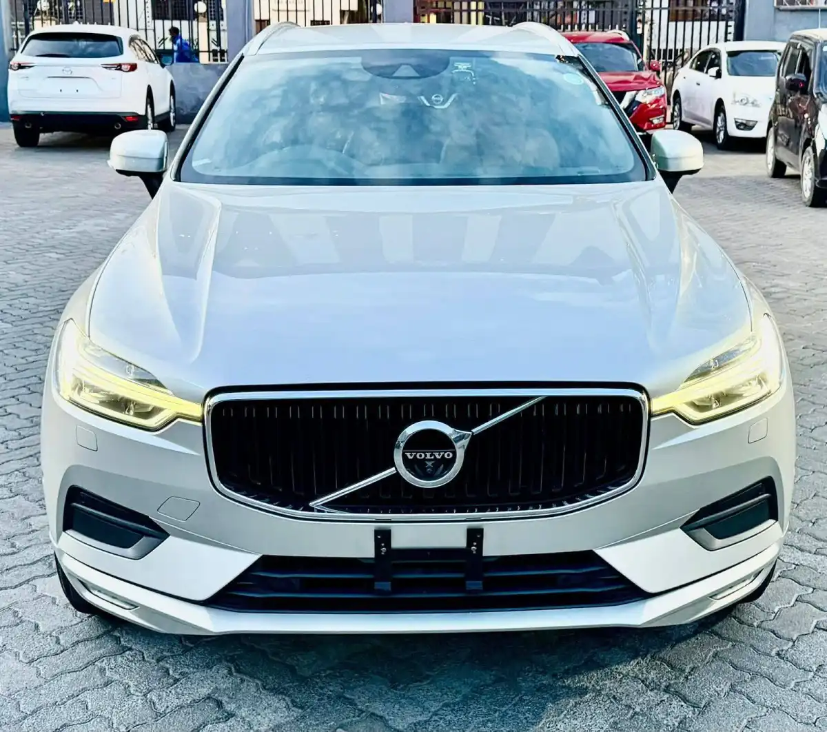 VOLVO-XC60-