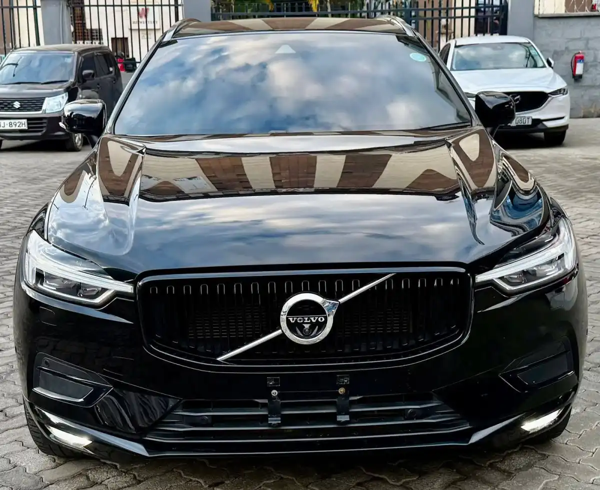 VOLVO-XC60-