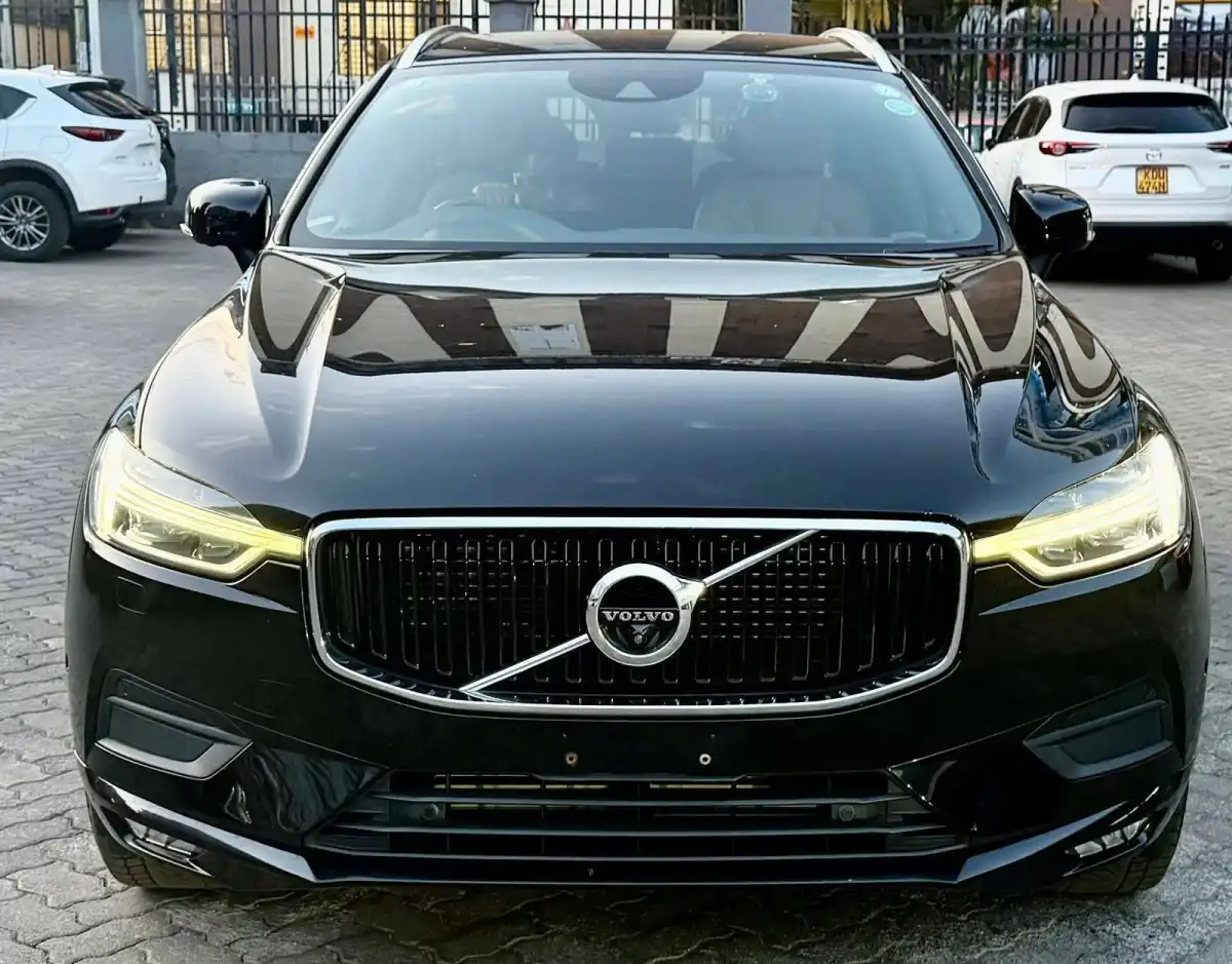 VOLVO-XC60-