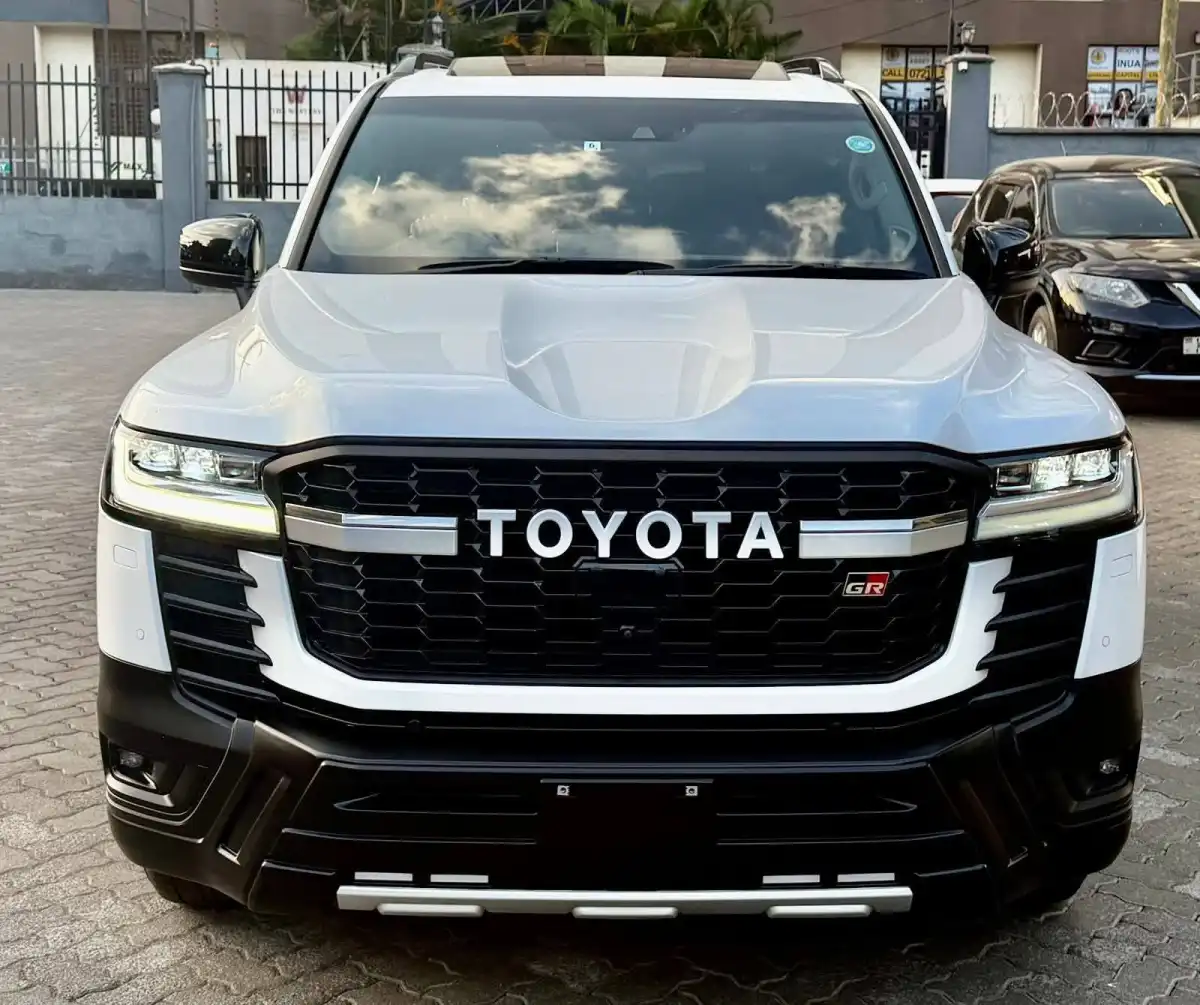 Toyota-Land_Cruiser_GR-