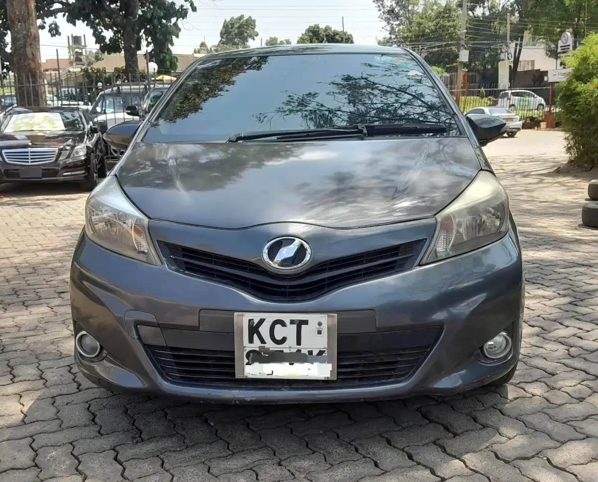 Toyota-Vitz-