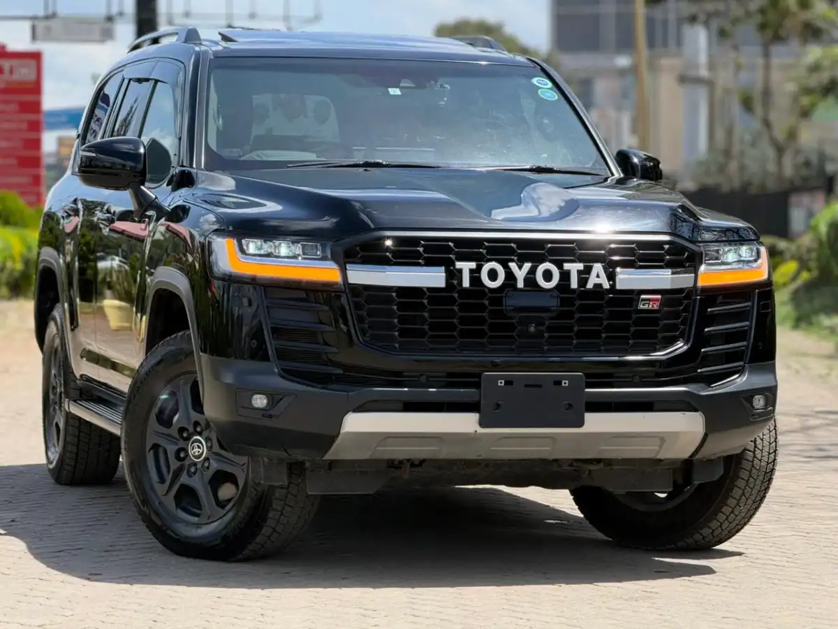 Toyota-Land_Cruiser_GR-
