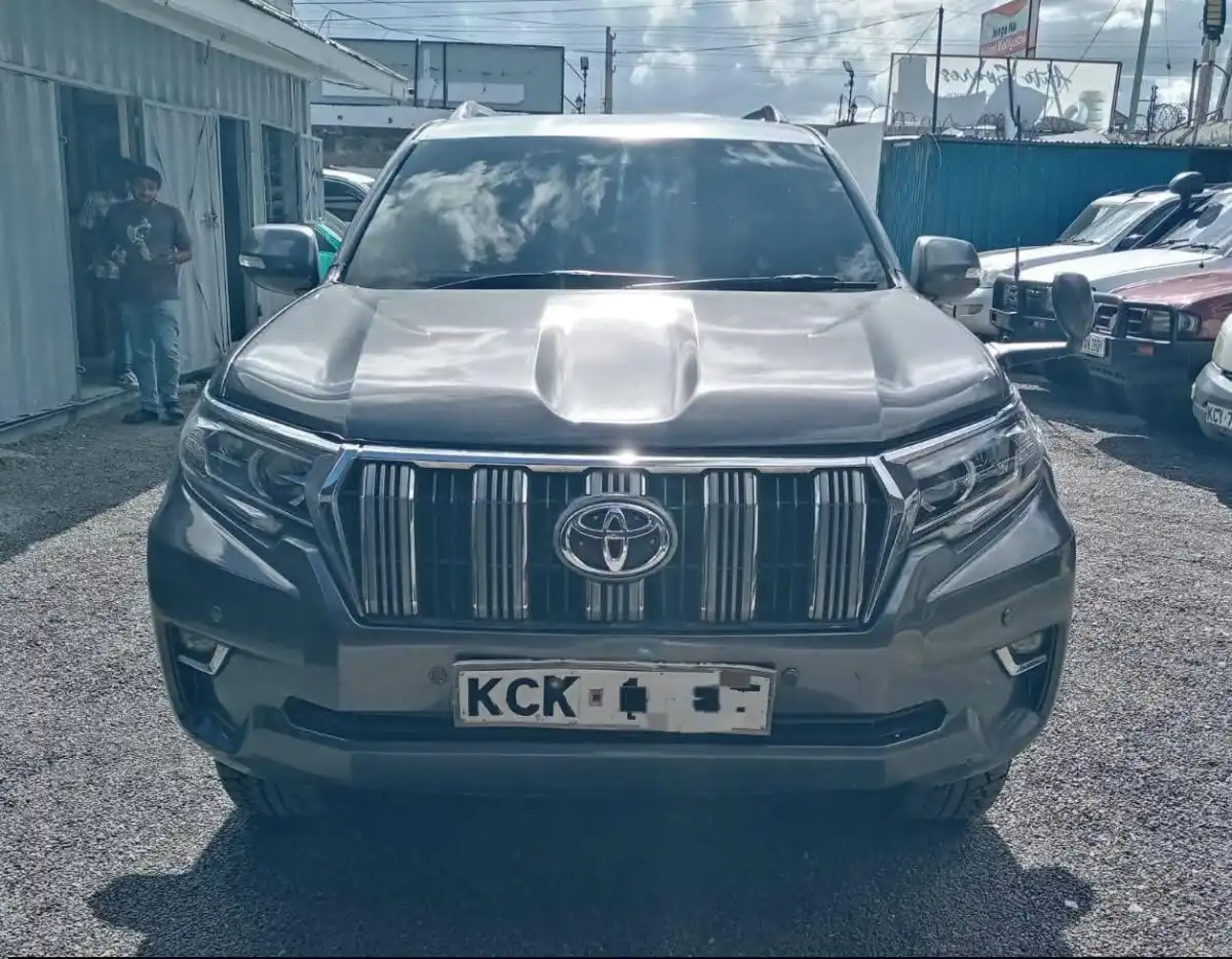 Toyota-LAND_CRUISER_PRADO-