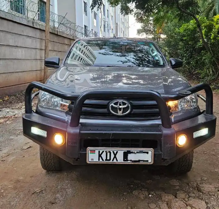 Toyota-Hilux-