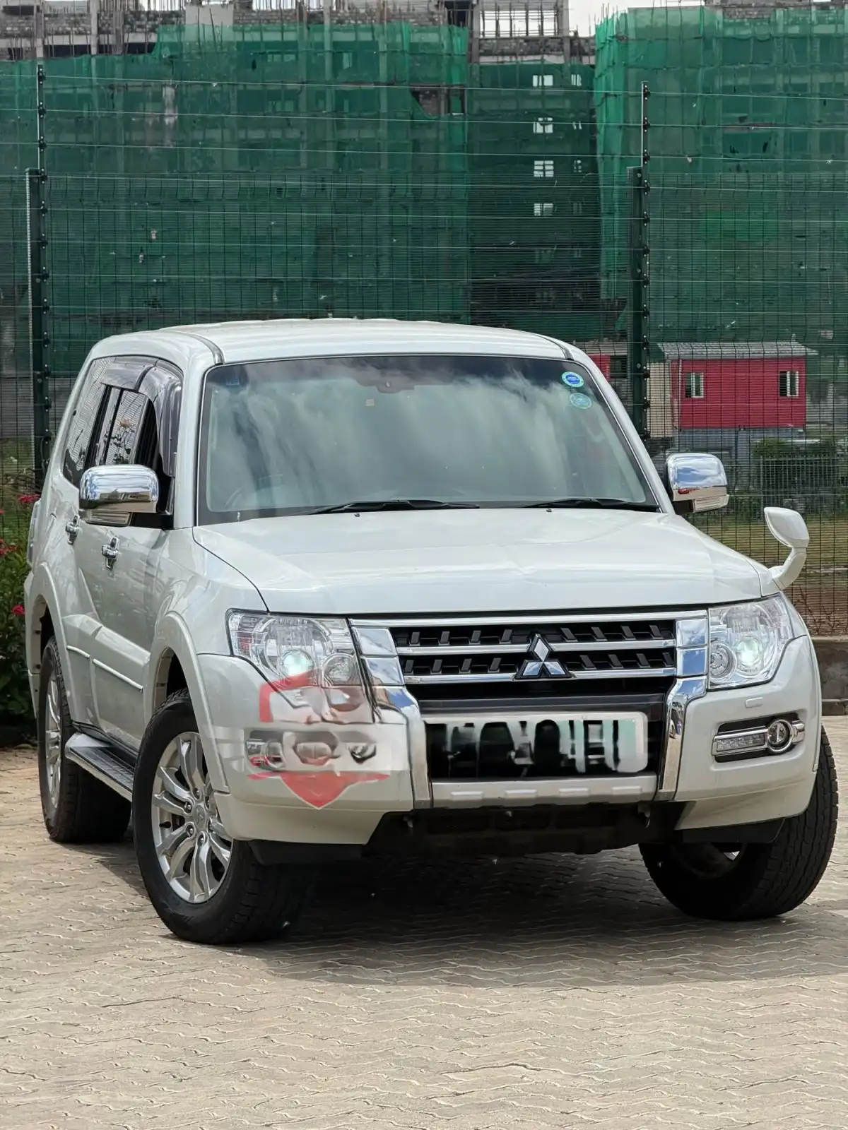 Mitsubishi-Pajero-
