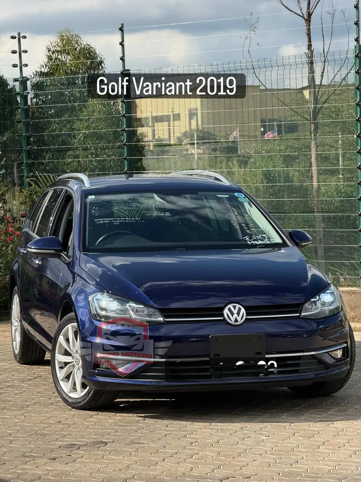 VOLKSWAGEN-Golf_TSI-