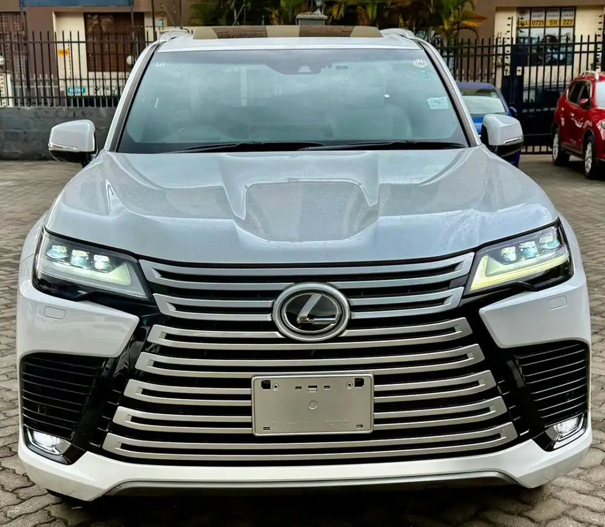 LEXUS-LX_600-