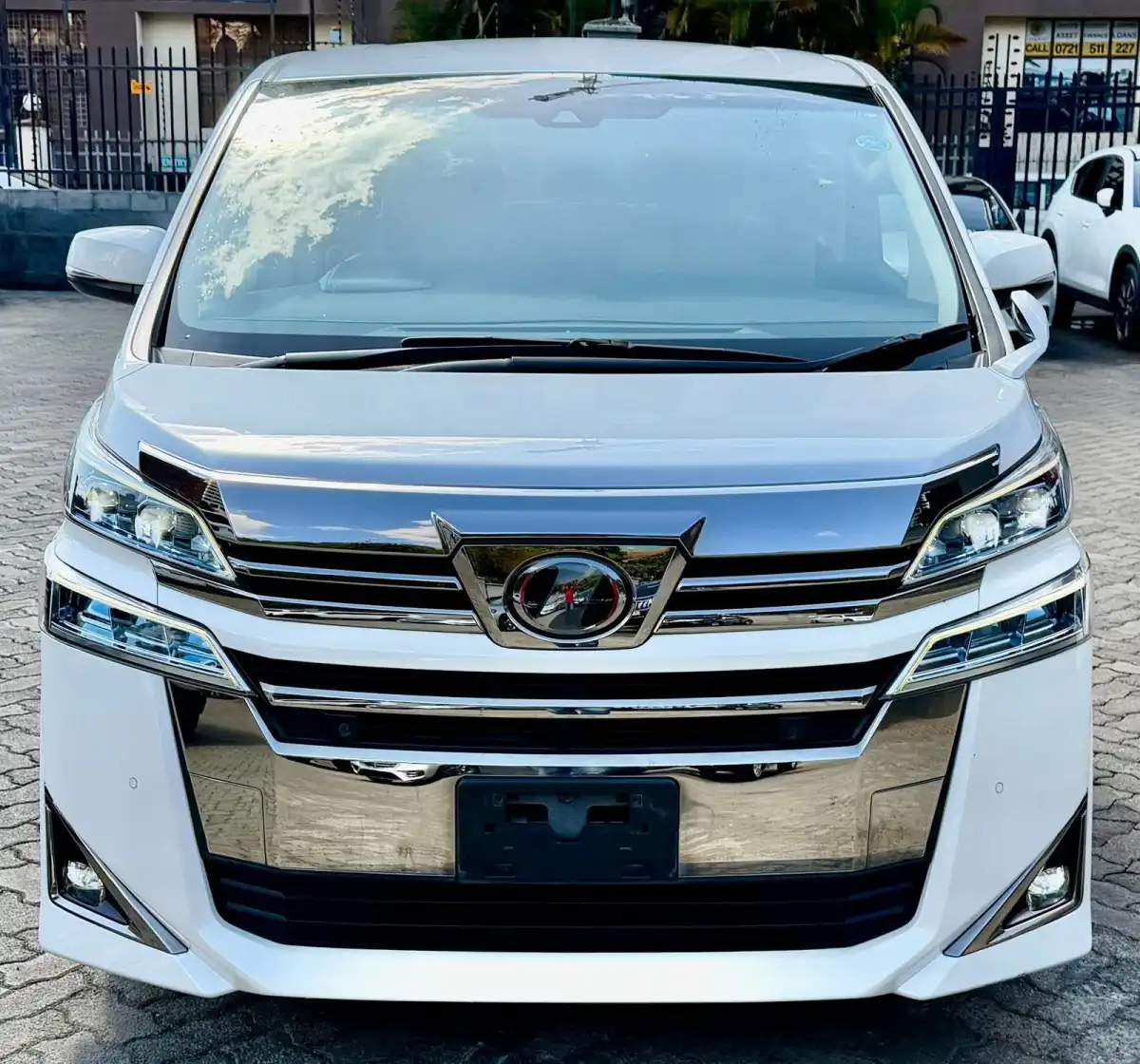 Toyota-Vellfire-