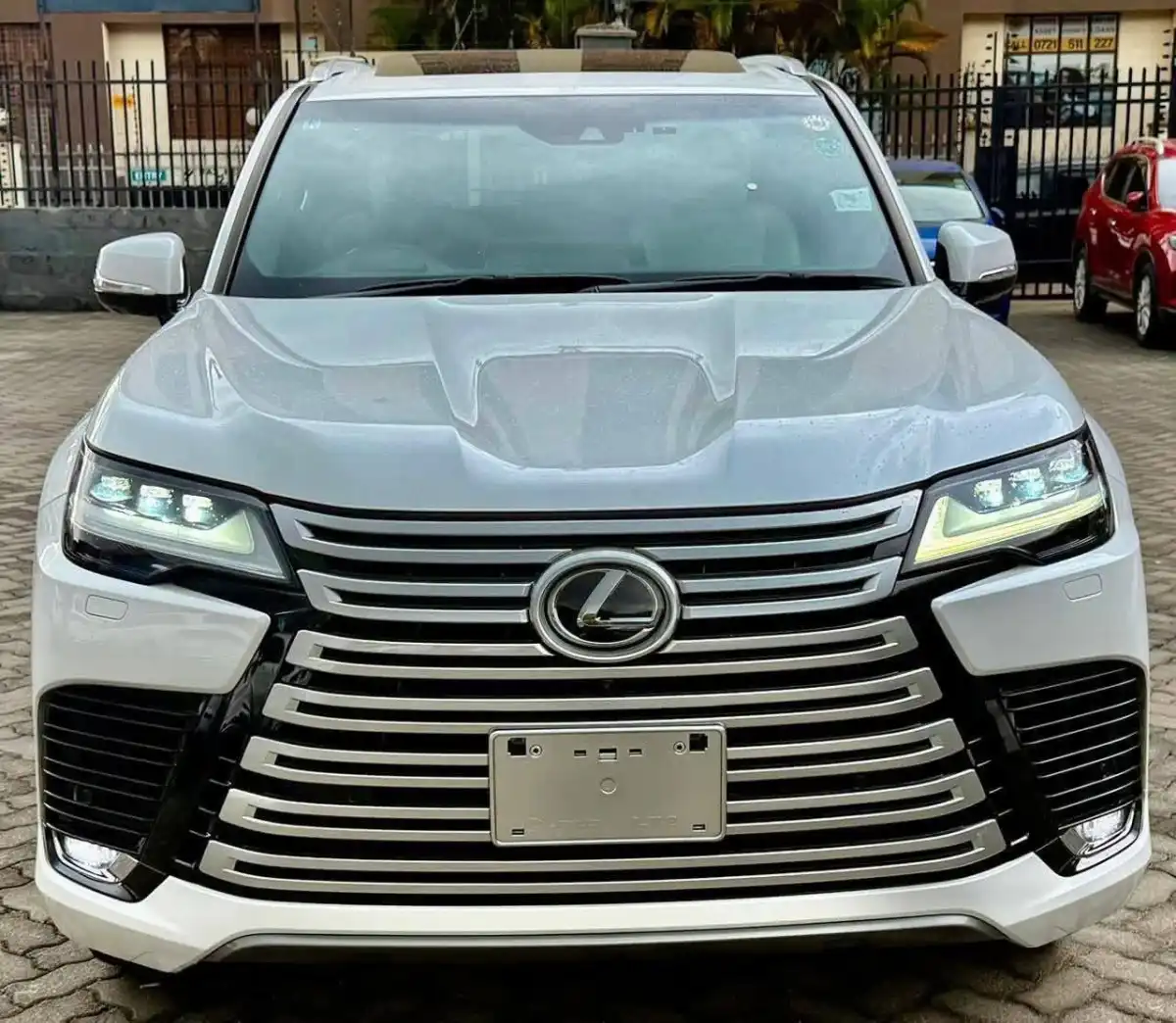 LEXUS-LX_600-