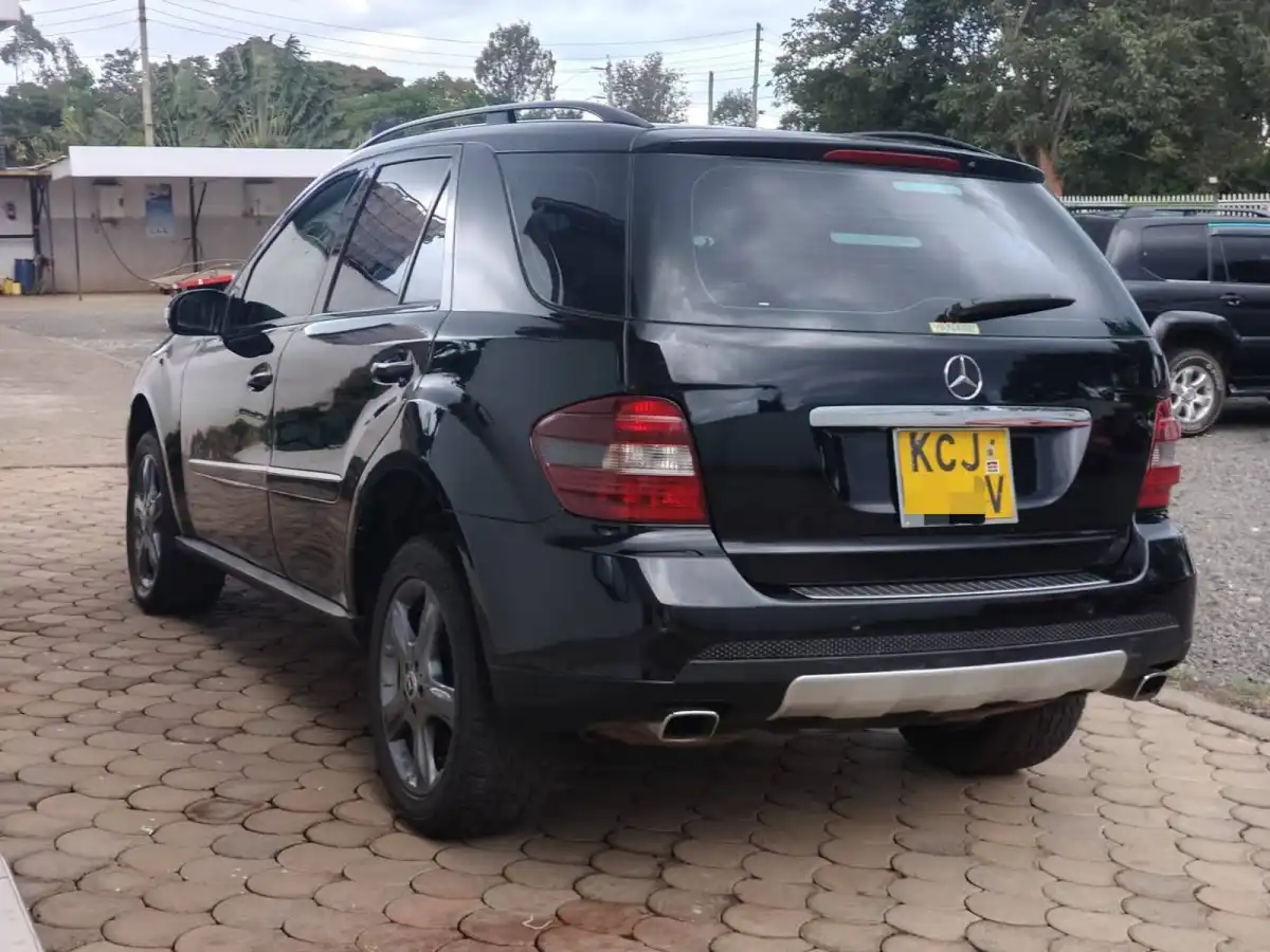 Mercedes_Benz-ML_350-