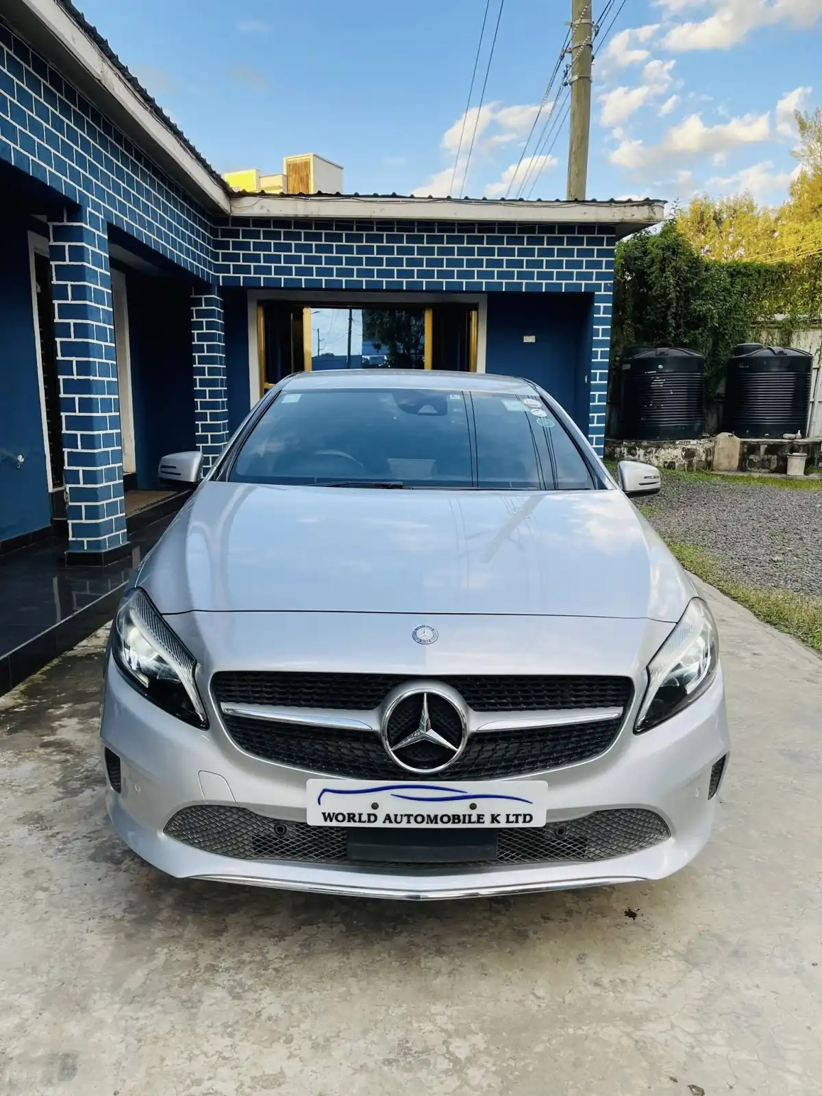 Mercedes_Benz-A180-