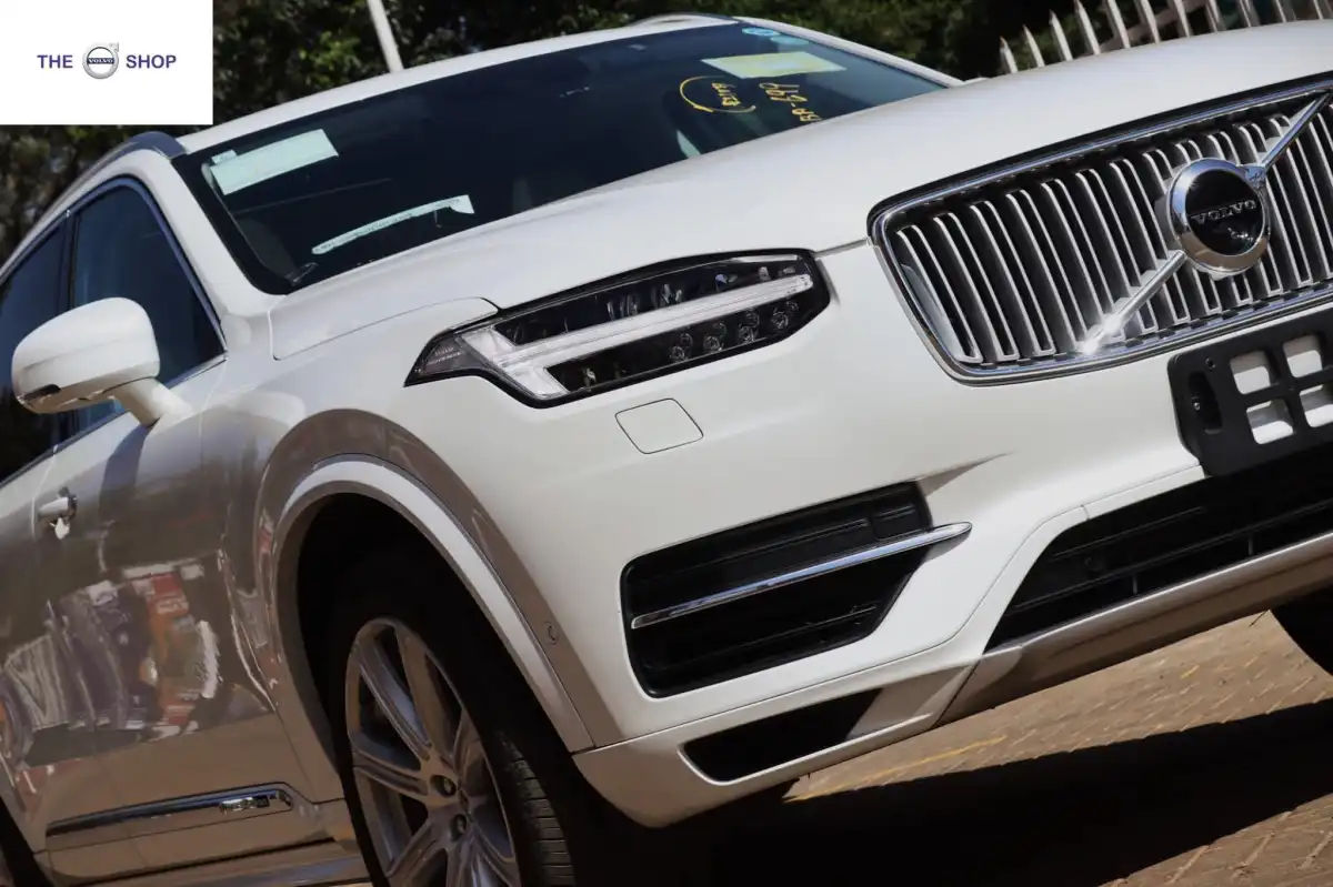 VOLVO-XC90-