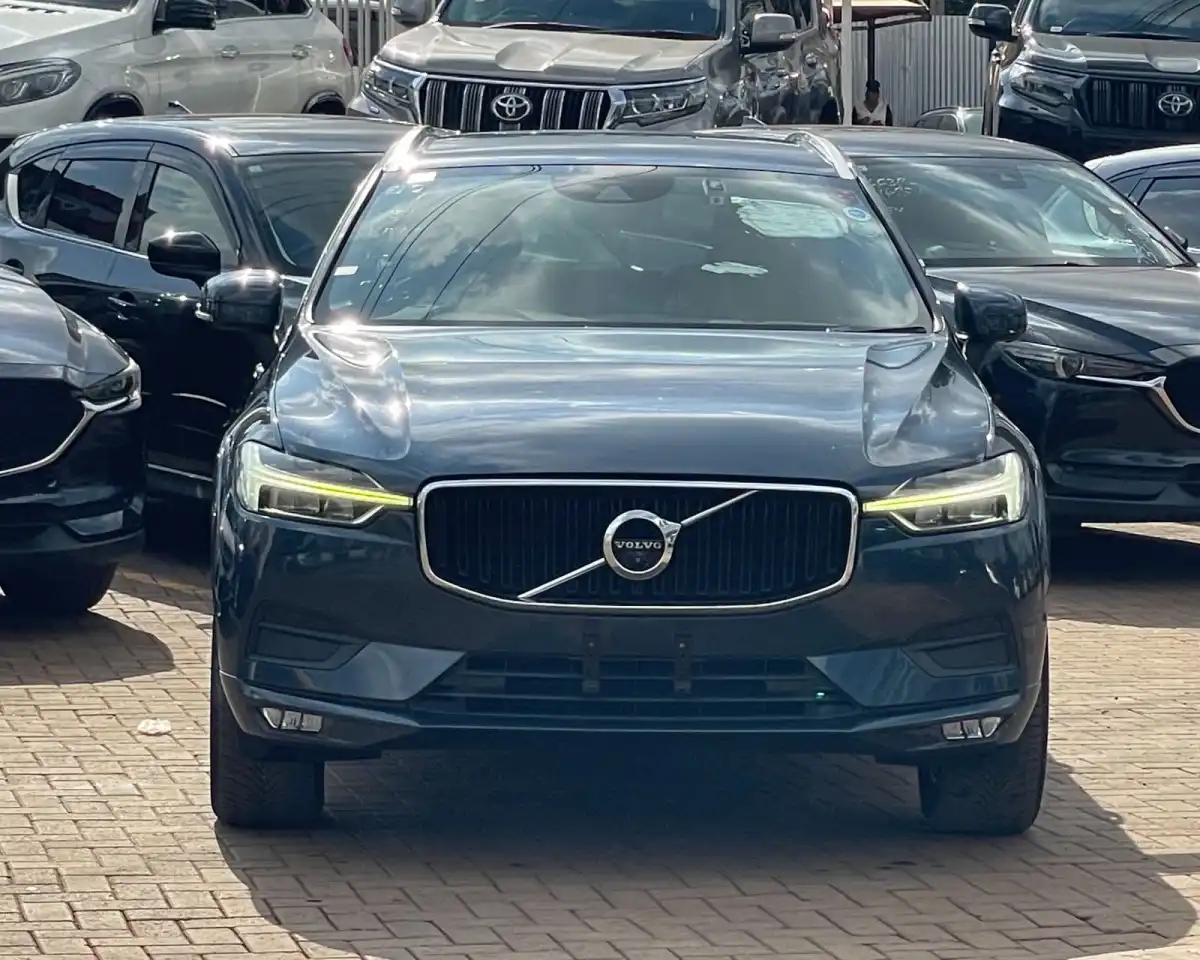 VOLVO-XC60-