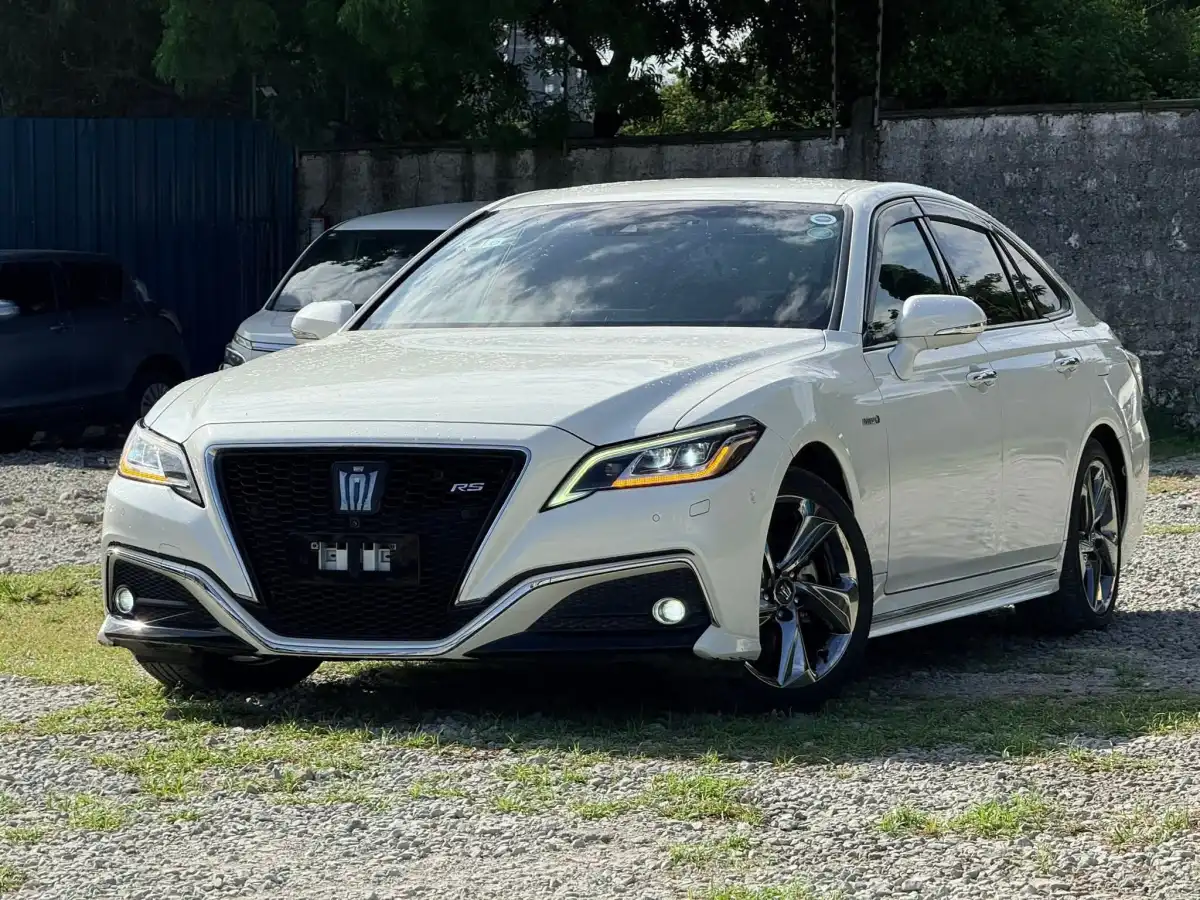 Toyota-Crown_Athlete-