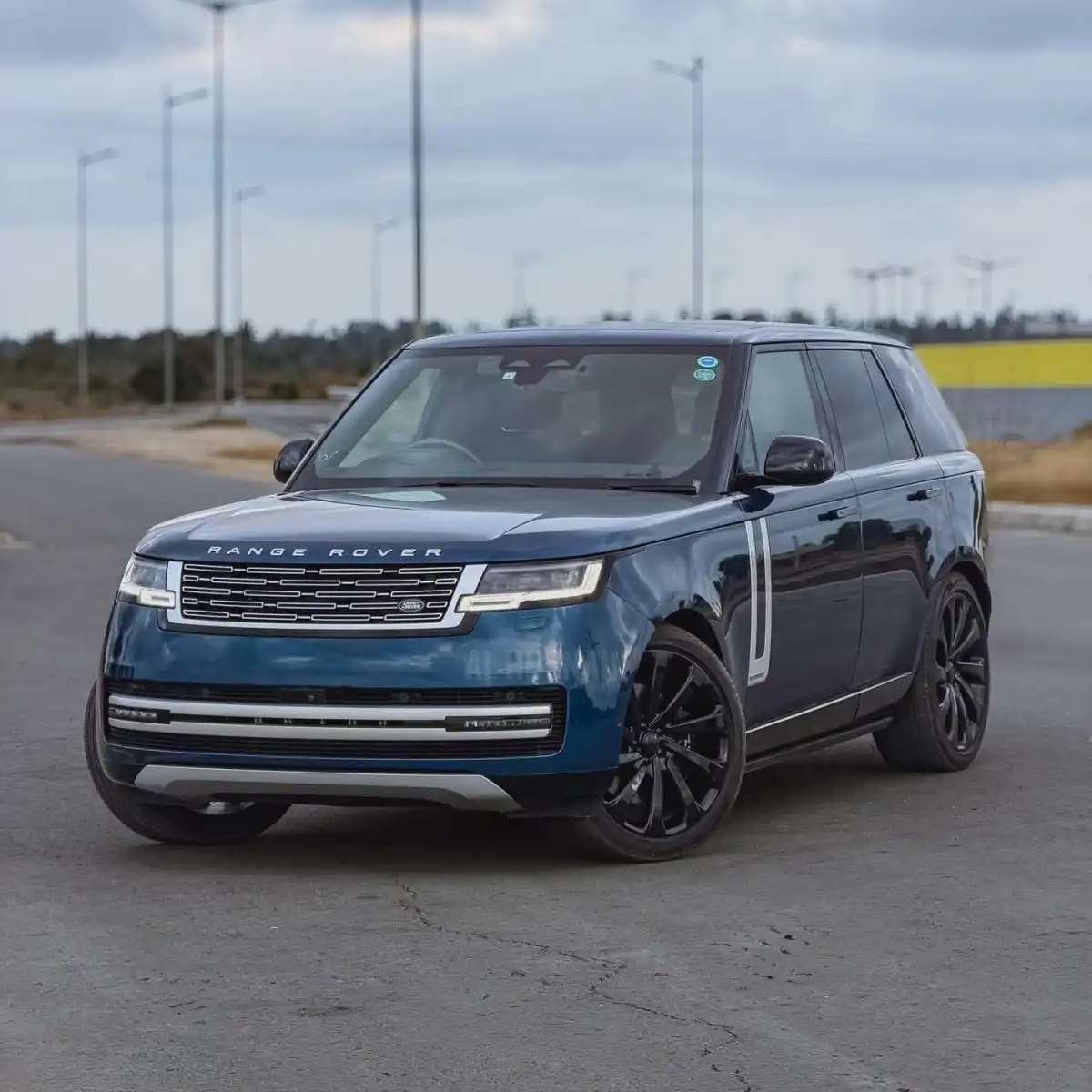 RANGE_ROVER-LWB_-_Long_Wheelbase-