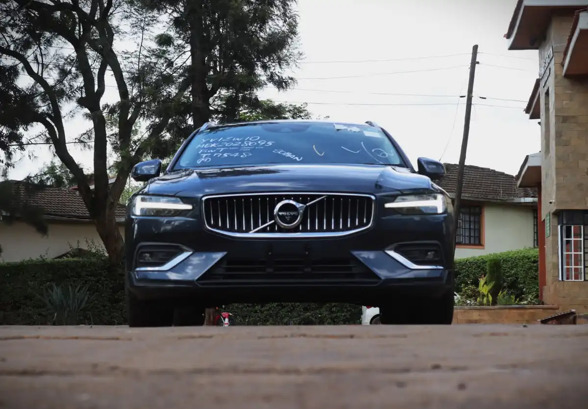 VOLVO-V60-