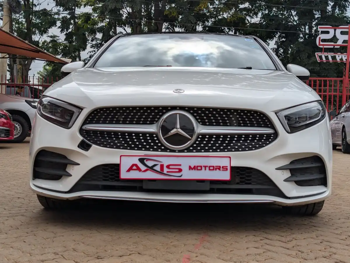 Mercedes_Benz-A180-