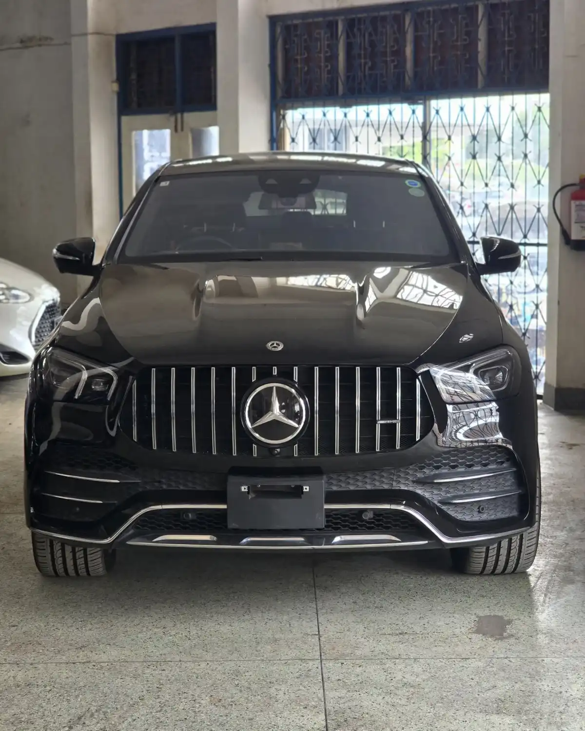 Mercedes_Benz-GLE_400d_4Matic-