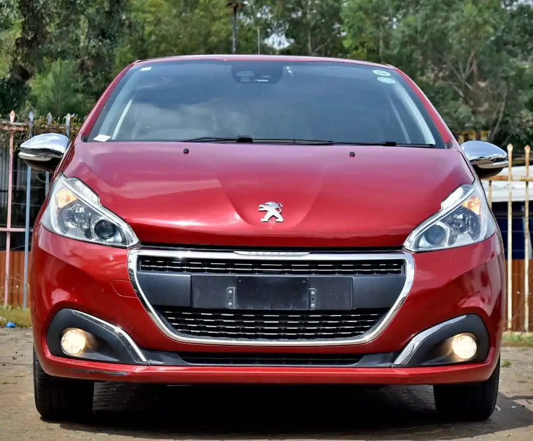 PEUGEOT-208-