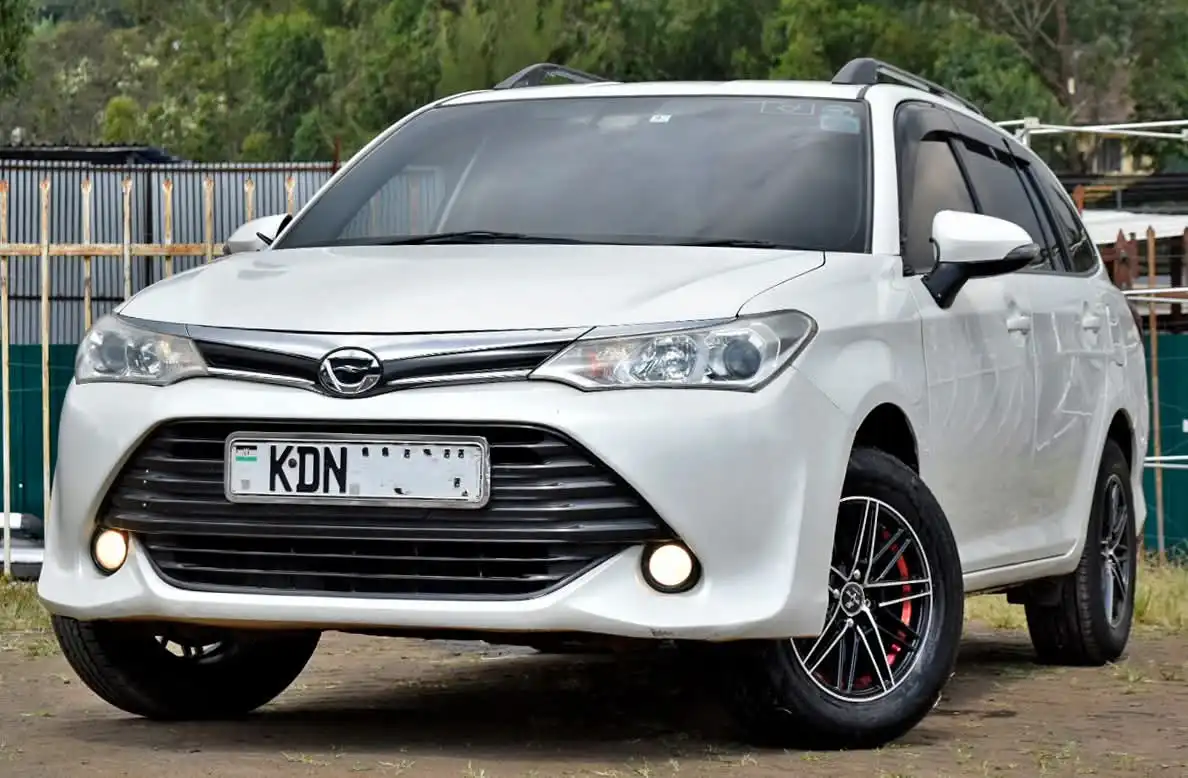 Toyota-Fielder-