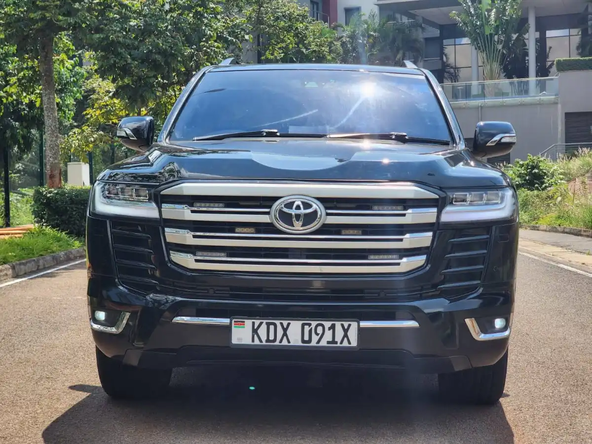 Toyota-Land_Cruiser_V8-