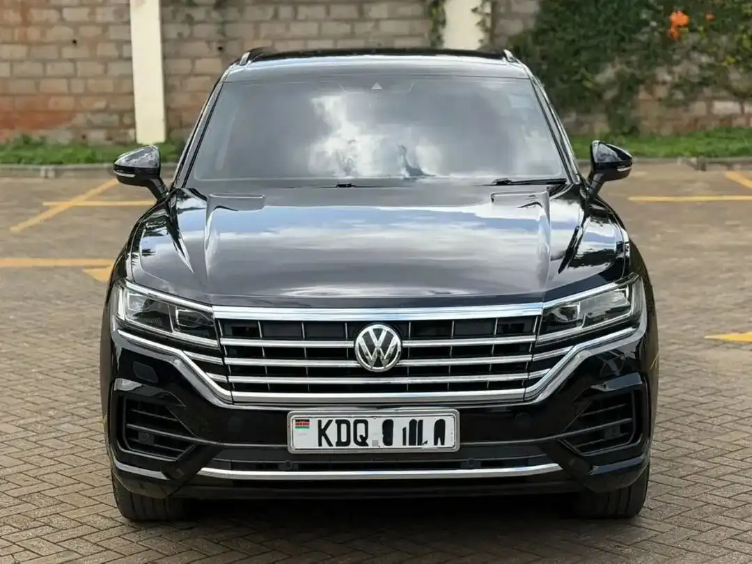 VOLKSWAGEN-Touareg-