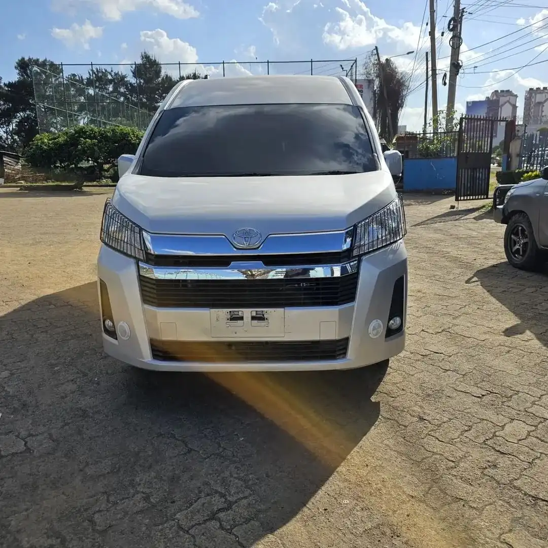 Toyota-Hiace_9L-