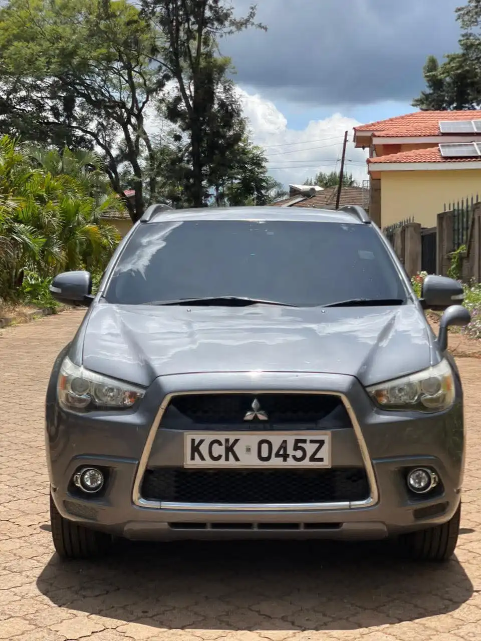 Mitsubishi-RVR-