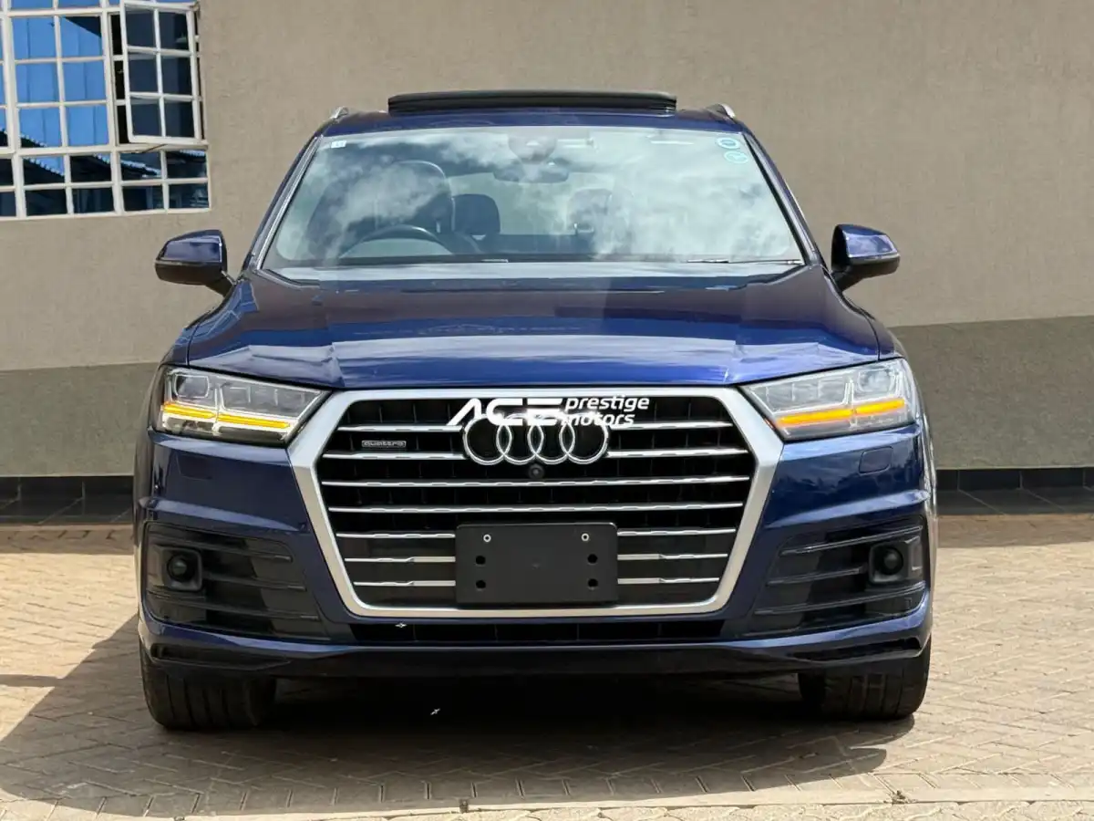 AUDI-Q7-