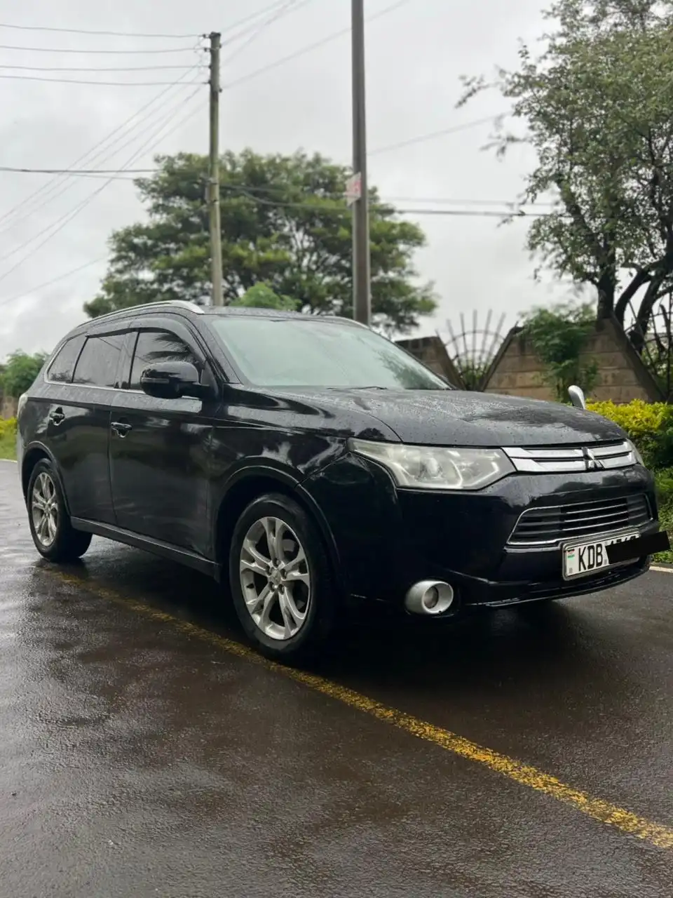 Mitsubishi-Outlander-