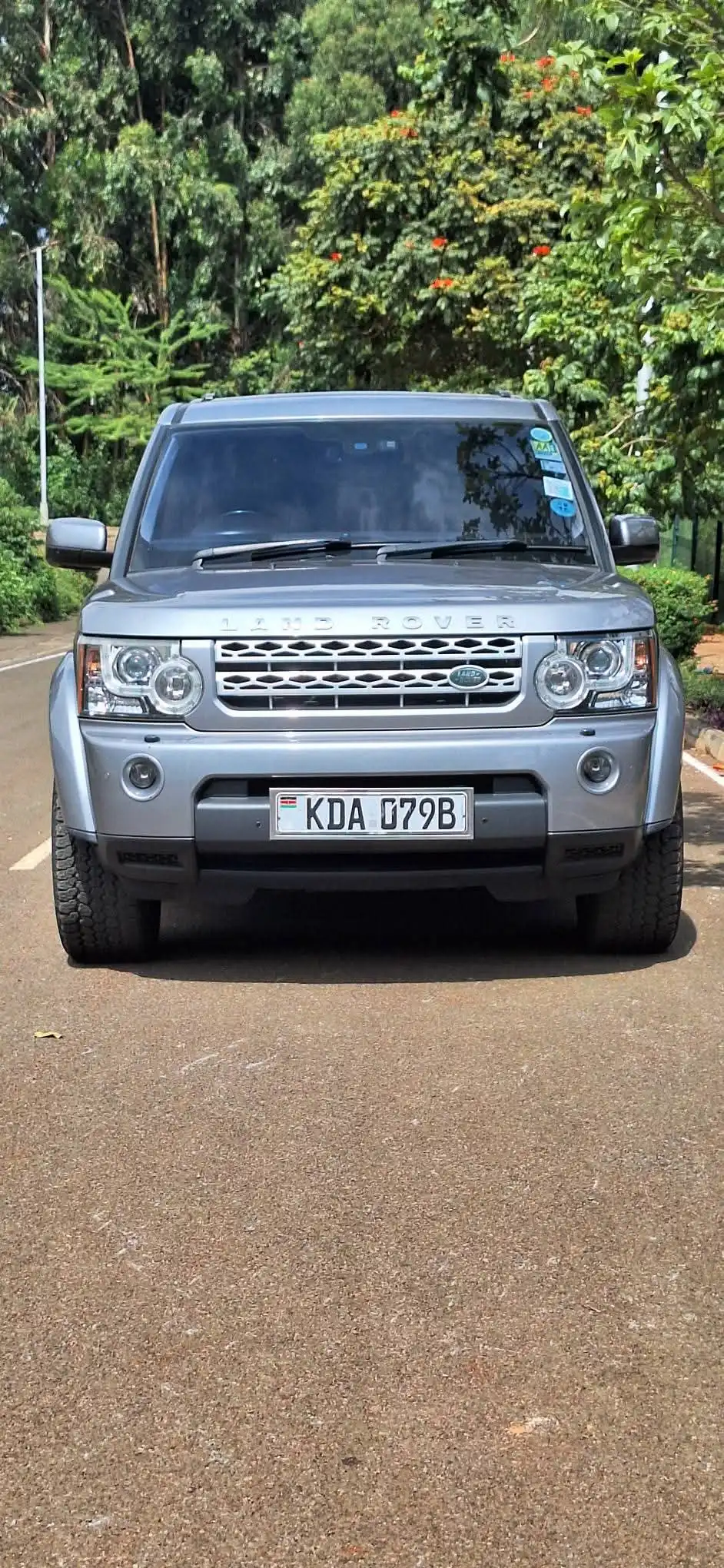 LAND_ROVER-Discovery_4-