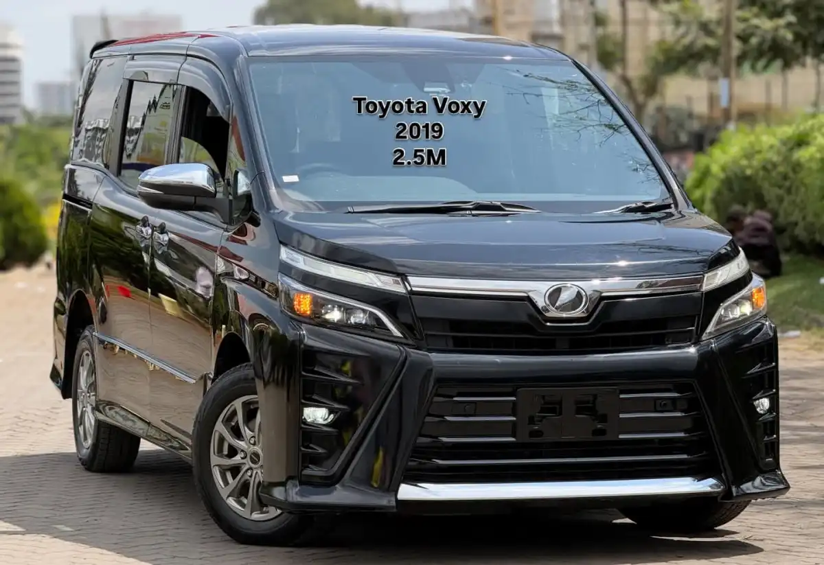 Toyota-Voxy-