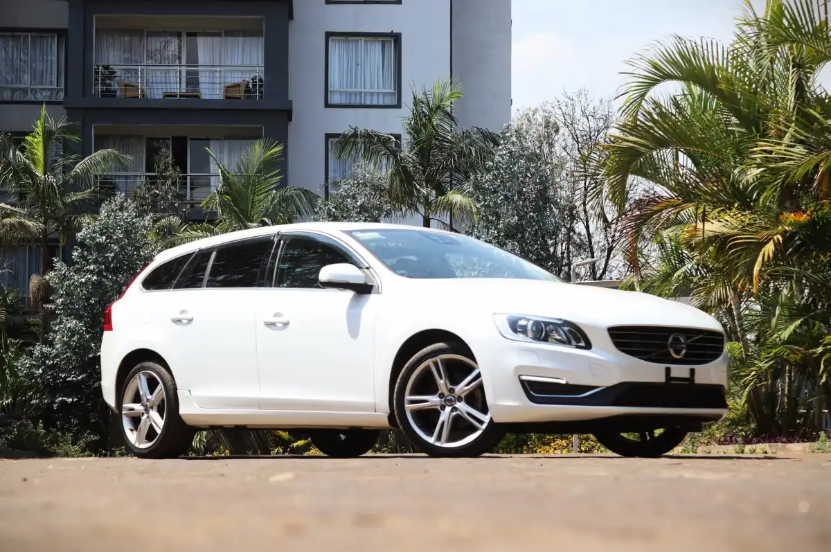VOLVO-V60-