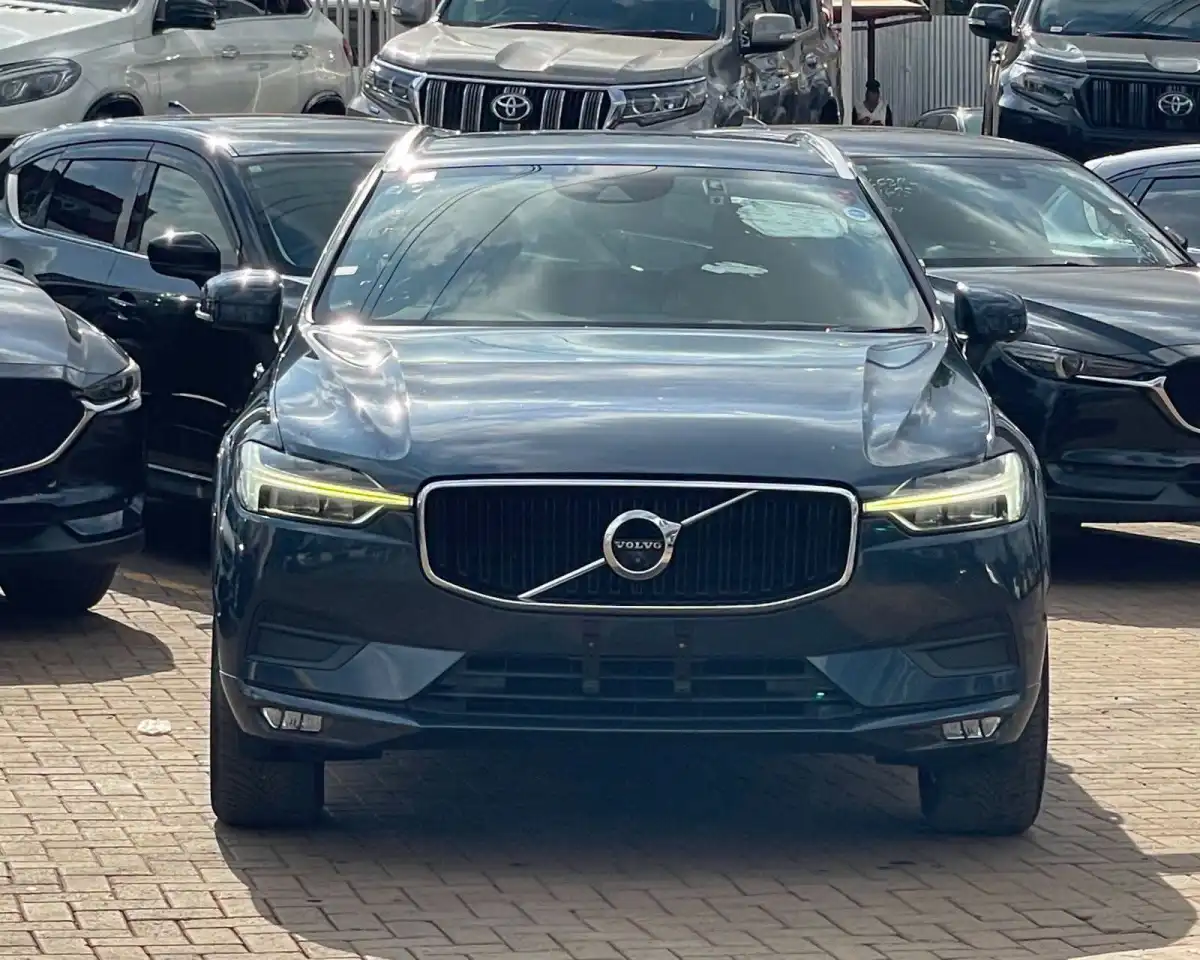 VOLVO-XC60-