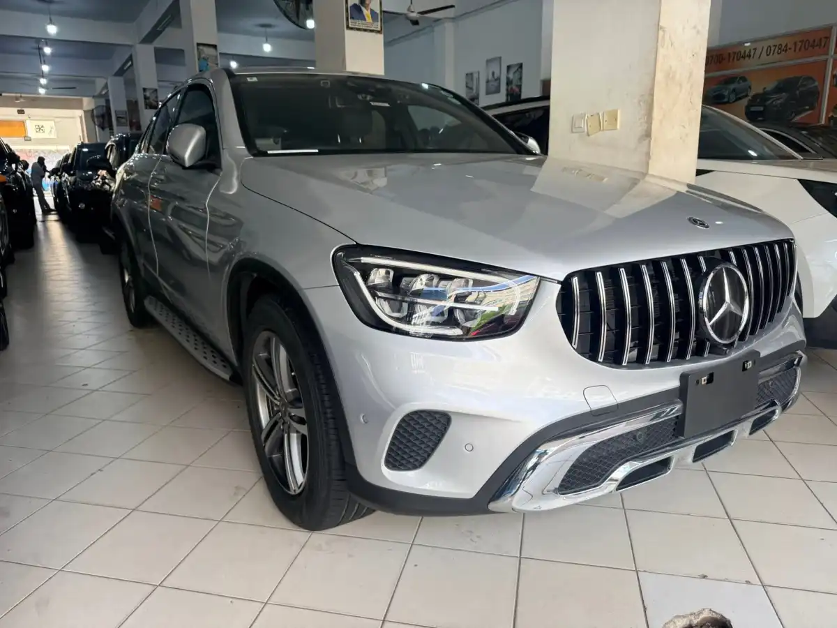 Mercedes_Benz-GLC_220d-