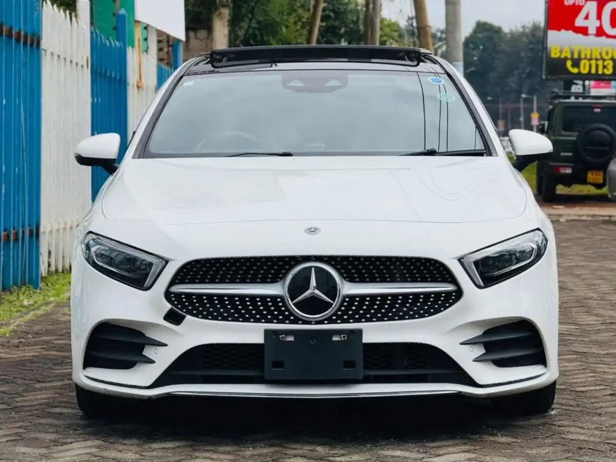 Mercedes_Benz-A180-