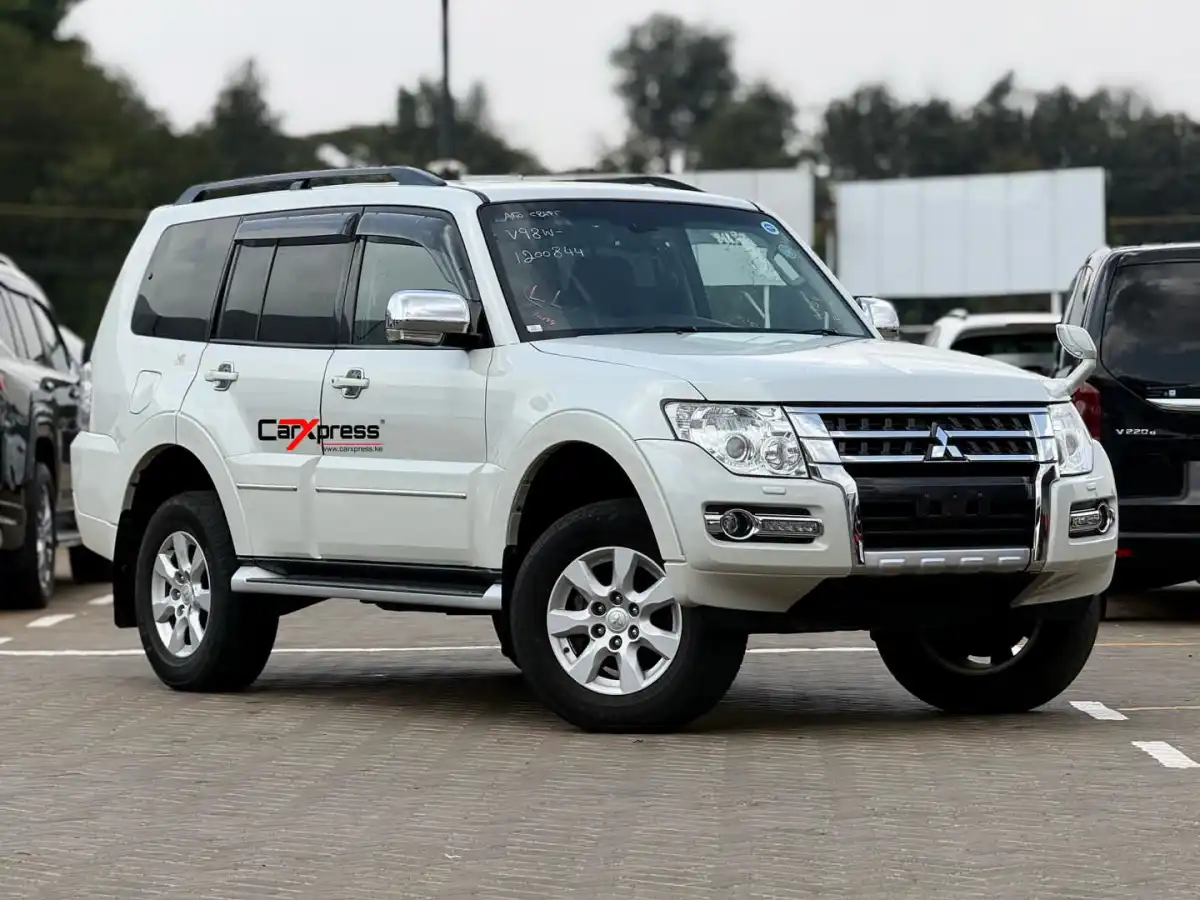 Mitsubishi-Pajero-